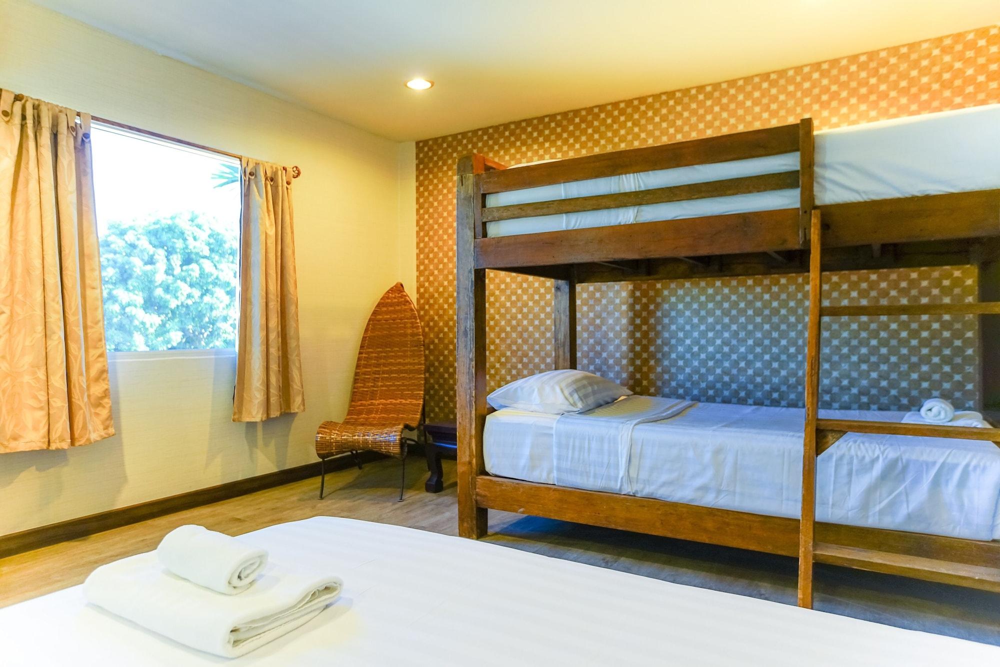 Parasol Inn Chiang Mai Old City Hotel Exterior photo