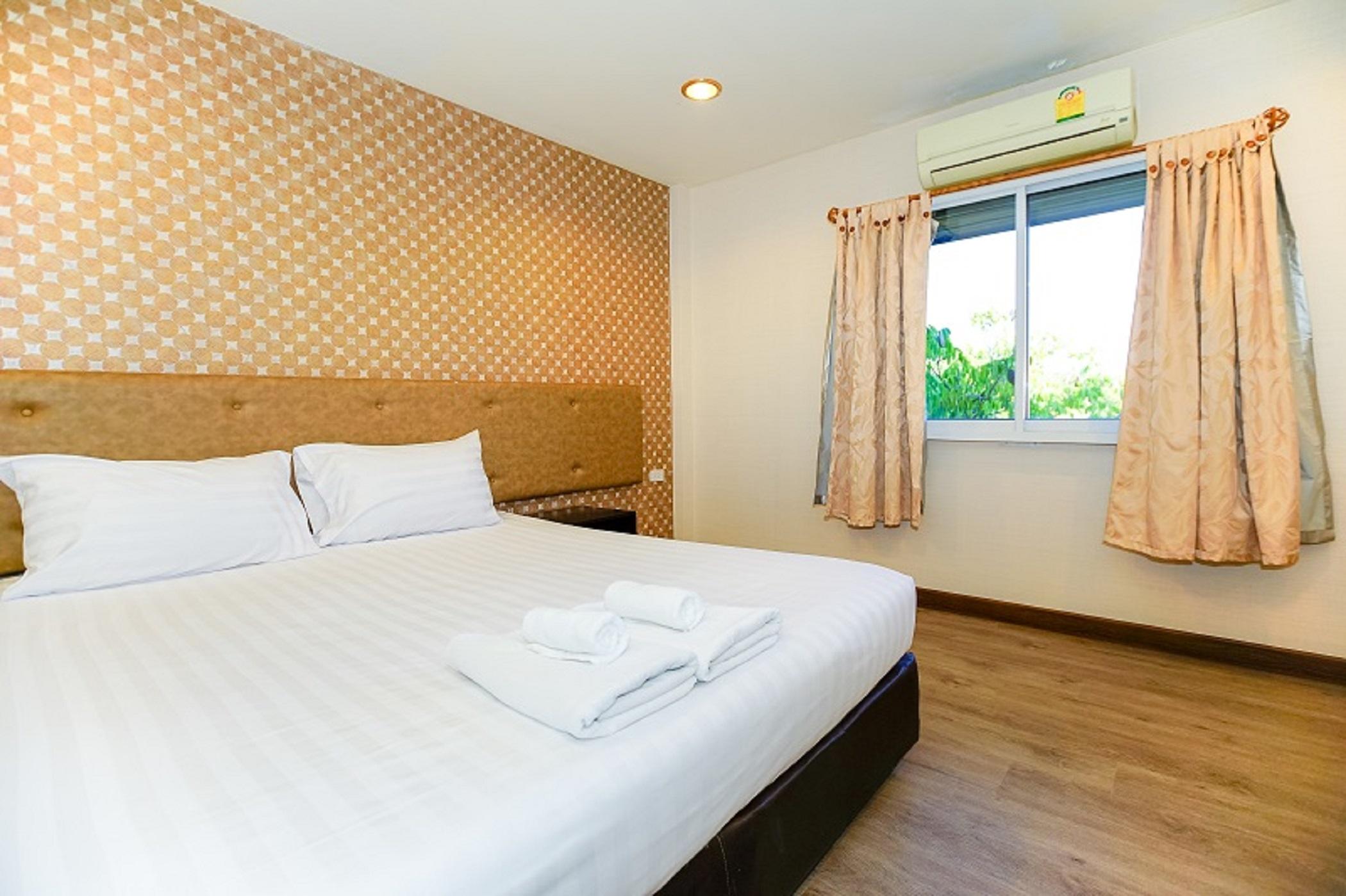 Parasol Inn Chiang Mai Old City Hotel Exterior photo